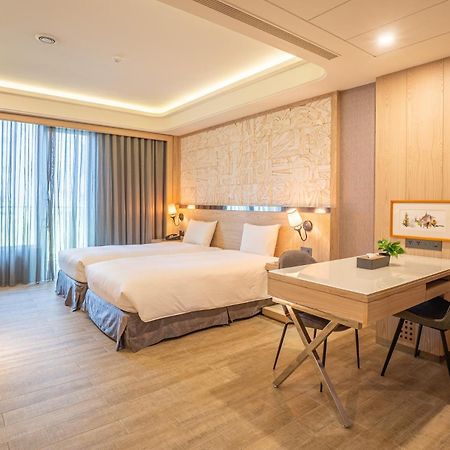 Guide Hotel Taichung Ziyou Exterior photo