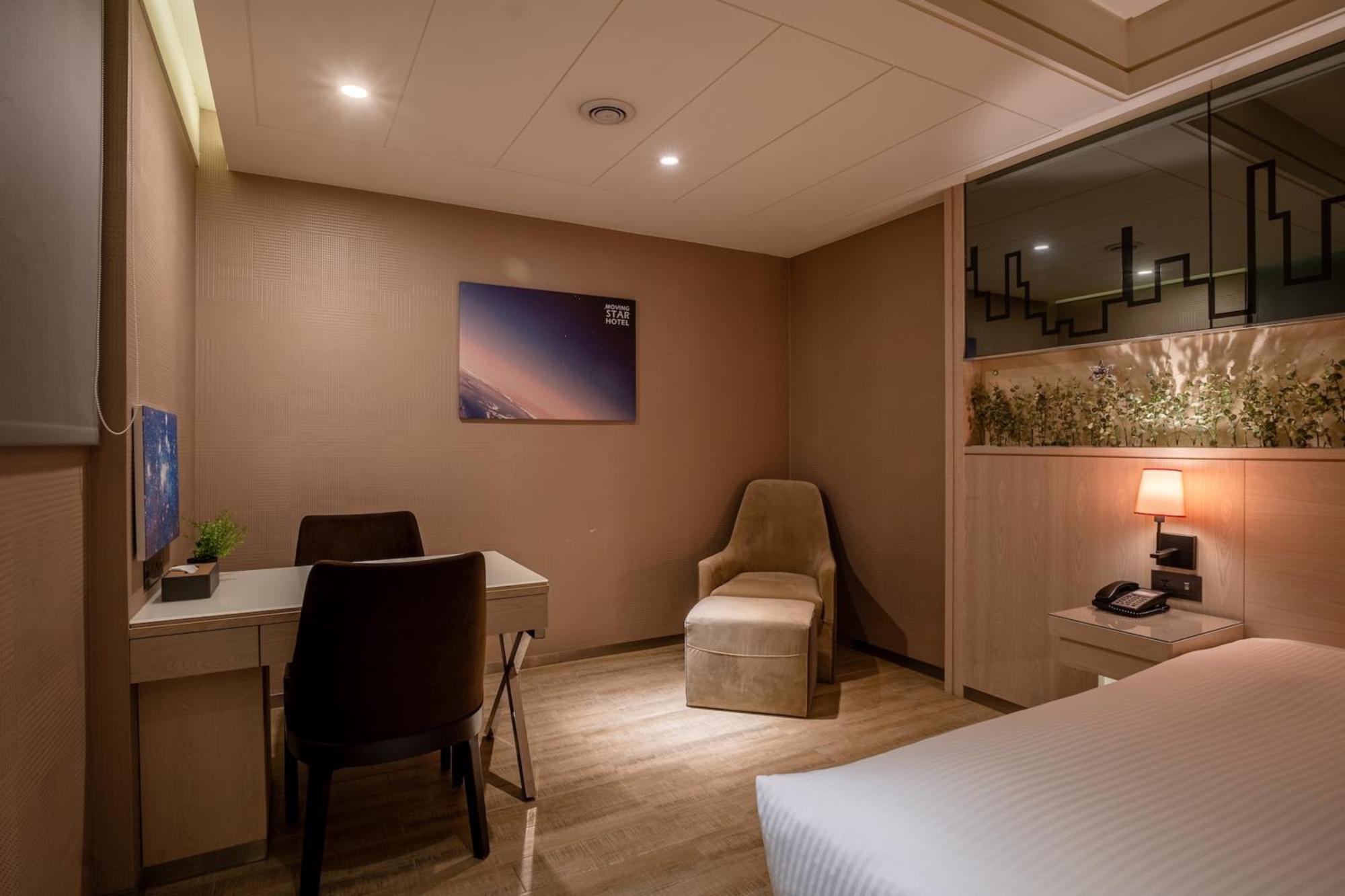 Guide Hotel Taichung Ziyou Exterior photo