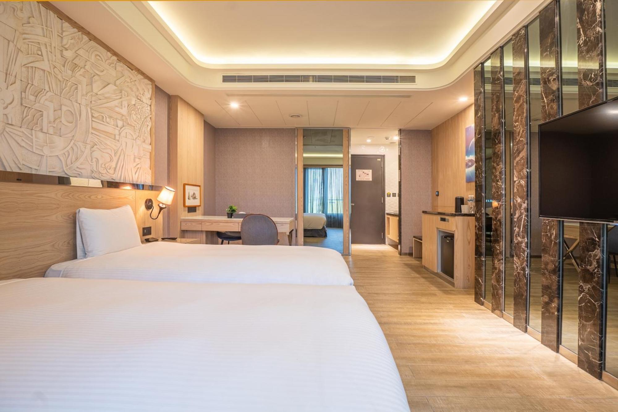 Guide Hotel Taichung Ziyou Exterior photo
